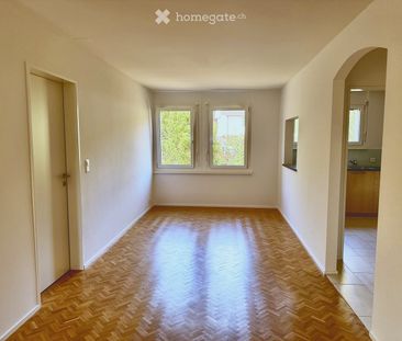Frisch renovierte 4.5-Zimmer-Wohnung mit Cheminée, Balkon und eigen... - Photo 2