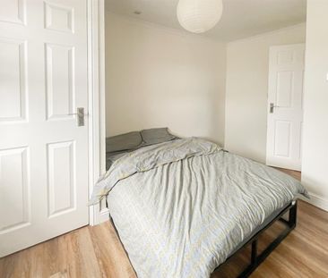 Queens Gardens, Eastbourne, BN21 3EF - Photo 5