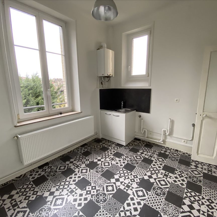 Location Appartement 5 pièces 111m² - Photo 1