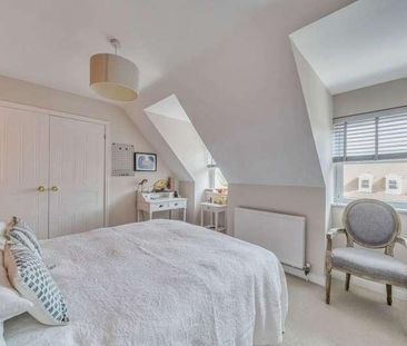 Woking, Surrey, GU22 - Photo 5