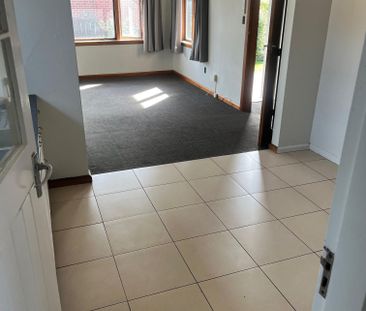 Neat & Tidy Three Bedroom Home - Photo 2