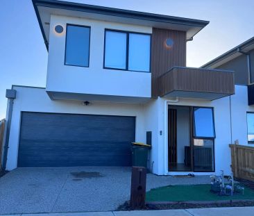 “Introducing a Spacious Double-Storey Townhouse in a Prime Location!” - Photo 6