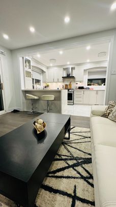For Lease - 6111 Camgreen Circle, Mississauga, Ontario - Photo 1