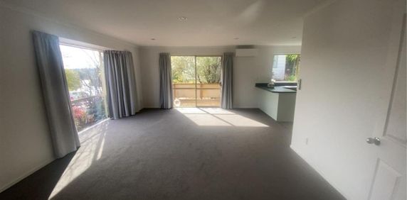 Modern Living - Photo 2