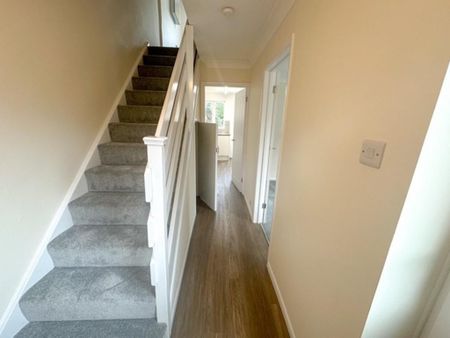 3 bedroom semi-detached house to rent - Photo 4