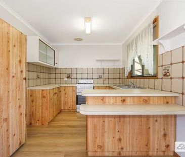 Neat & Low-Maintenance 2-Bedroom Unit in Quiet Court Location - Photo 3