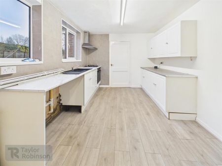 3 bedroom terraced house to rent - Photo 5