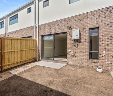 Brand New with 3 Bathrooms! - Photo 6