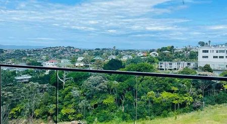 Modern 2BR Apt with Balcony - Photo 5