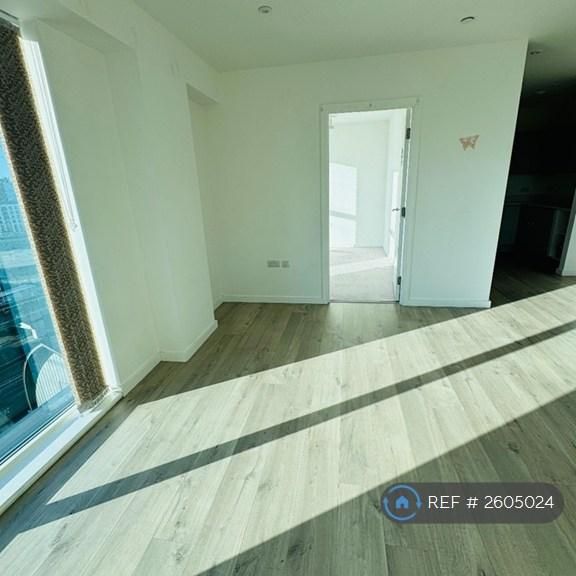 3 bedroom flat to rent - Photo 1