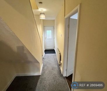 3 bedroom terraced house to rent - Photo 3