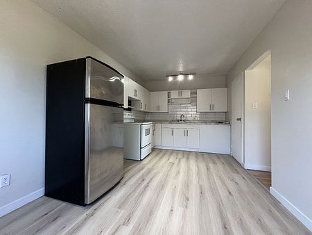 7714 34 Avenue Northwest, Calgary - Photo 3