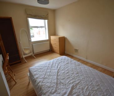 To Rent Shelbourne Road, Charminster, Bournemouth, BH8 £2,000 pcm T... - Photo 6