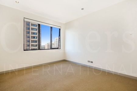 THE HYDE - NORTH FACING EXECUTIVE THREE BEDROOM APARTMENT! - Photo 4