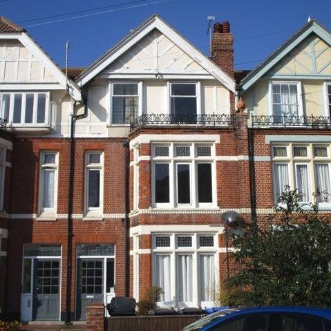 Kirkley Cliff Road, Lowestoft - Photo 1