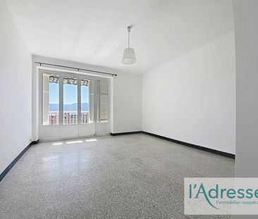 Location Appartement 3 pièces 84m² - Photo 1