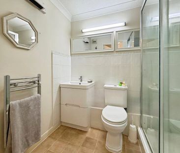 Mount Hermon Road, Woking, Surrey, GU22 7XG - Photo 3