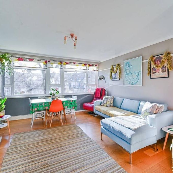 2 Bed Detached House, Greenwich High Road, SE10 - Photo 1