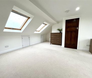 4 bedroom semi-detached house to rent - Photo 3