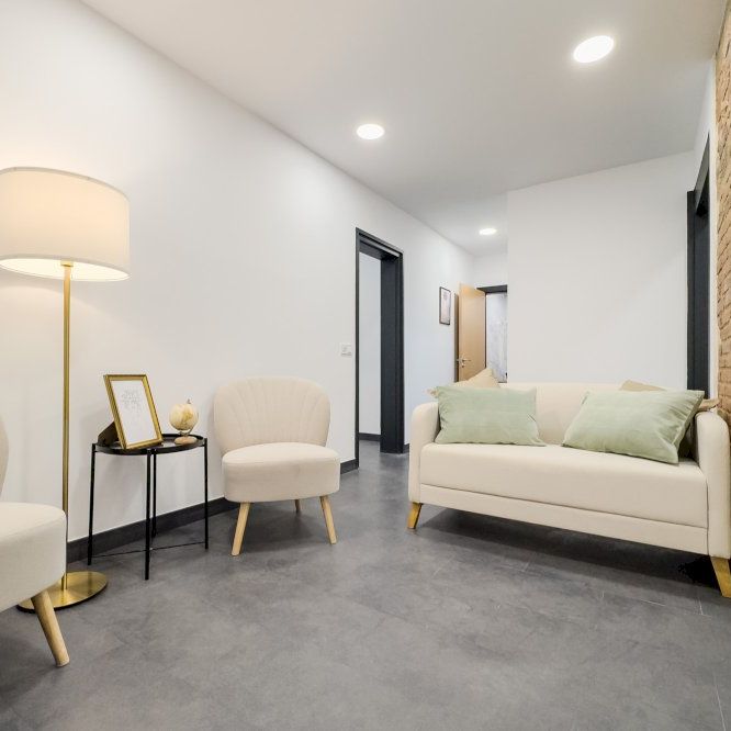 Quiet room with access to the massive terrace - Photo 1