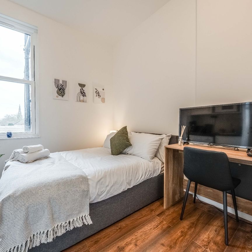 Studio Flat, Denmark Hill, SE5 - Photo 1