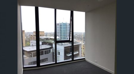 South Yarra Apartment | Panoramic Views & Luxury Living - Photo 3