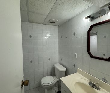 For Lease - 3690 Ellengale Drive, Mississauga, Ontario - Photo 2