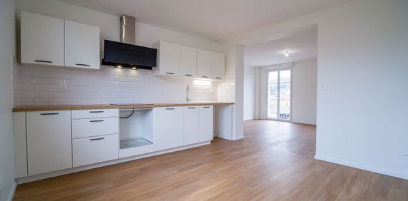 Location Appartement 5 pièces 83m² - Photo 2