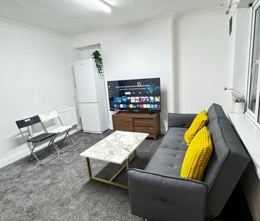 2 Bed Terraced House, Manton Crescent, NG9 - Photo 3