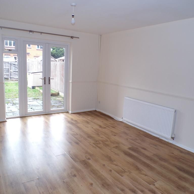 2 bedroom townhouse to rent - Photo 1