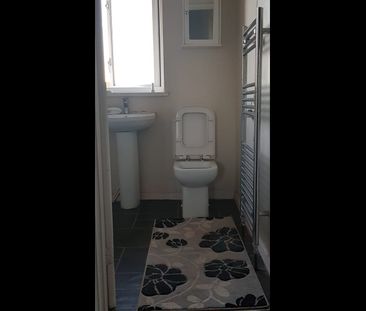 6 Bed Terraced House, Hampstead Road, B43 - Photo 2