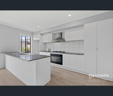 9 Camrose Street, Mickleham, Vic 3064 - Photo 4