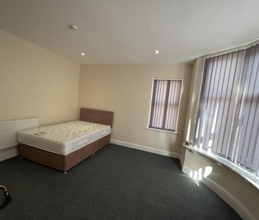 7 bedroom end of terrace house to rent - Photo 6