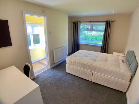 2 bedroom ground floor flat to rent - Photo 4