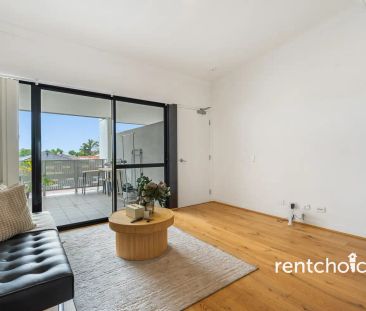 “Modern 2-Bed, 2-Bath Apartment in Canning Vale” - Photo 4