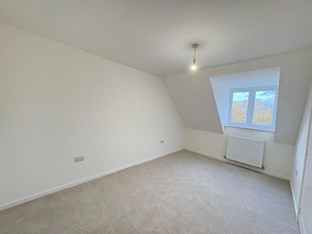 3 bedroom semi-detached house to rent - Photo 3