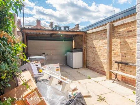 13, Earle Street - Photo 2