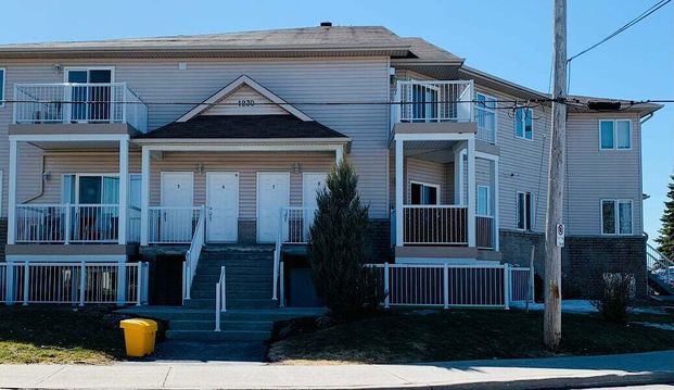 1230 Marenger St, Ottawa - Photo 1