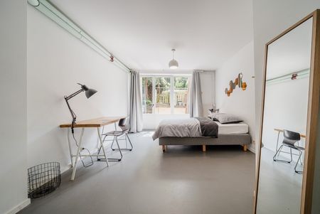 Room at Rue Charles Quint 55 - Photo 5