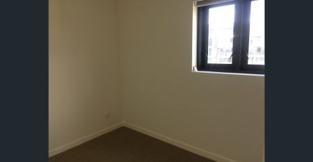 North Facing!!! Amazing Two Bedrooms Apartment With Non-block Water View - Photo 2