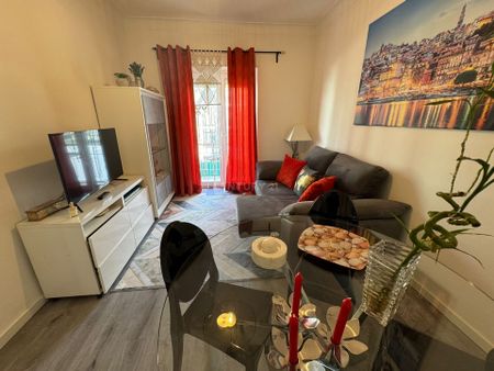 Apartamento T2 Mobilado – Zona Calma e Privilegiada, junto a praias e a 10 Minutos de Lisboa - Photo 4