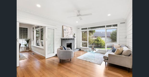 Private Single-Level Retreat with Lush Garden Surrounds - Photo 1