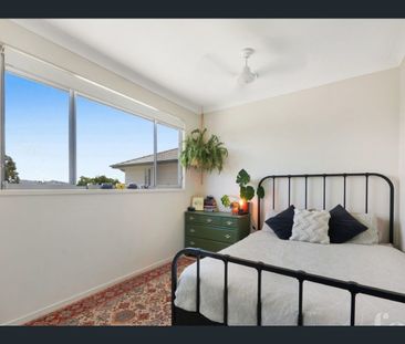 Immaculate Renovated Townhouse - Photo 5