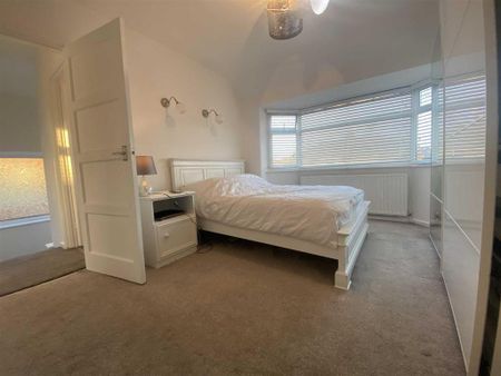 3 bedroom semi-detached house to rent - Photo 4