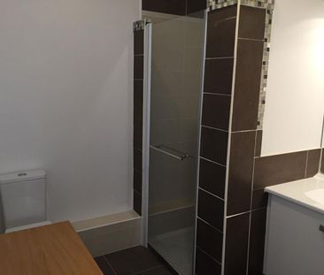 Appartement T2 Pointe rouge avec terrasse et garage - Photo 4