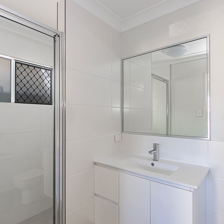 24a Wakeboard Circuit, Kelso QLD 4815 - House For Rent | Domain - Photo 1