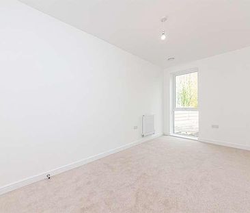 Wellington Road, Wokingham, RG40 - Photo 3