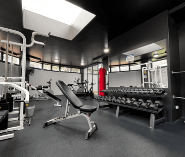 Renovated & Conveniently Located 2 Bedroom Unit - Photo 2