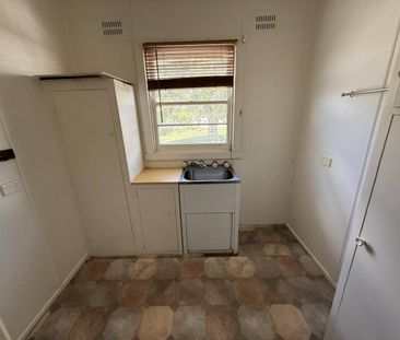 Low-Set Family Home in Westlawn on a Flat Block - Photo 6