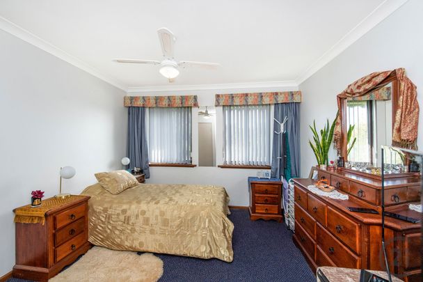 Tidy 2 Bedroom Unit Close to Mandurah Foreshore - Photo 1